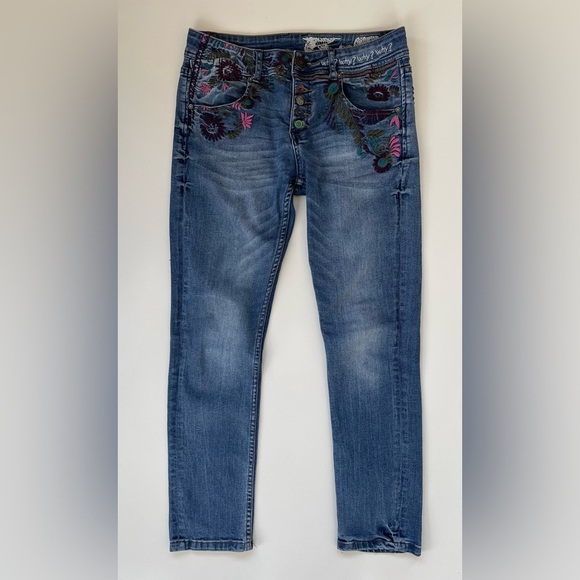 Desigual Women's Embroidered Floral Mid Rise Slim Straight Jeans Size 26/8 - Picture 4 of 13